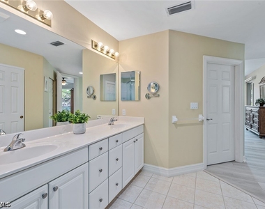 1263 Rialto Way - Photo Thumbnail 12