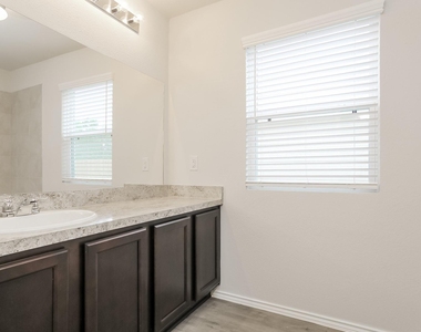 119 Cooper Creek Lane - Photo Thumbnail 12