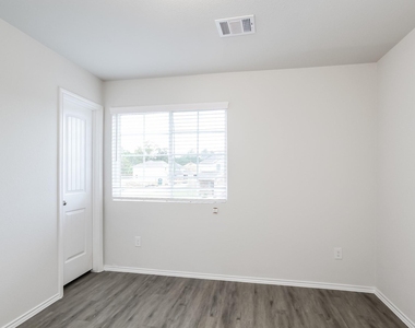 119 Cooper Creek Lane - Photo Thumbnail 7