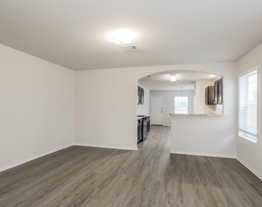 119 Cooper Creek Lane - Photo Thumbnail 2