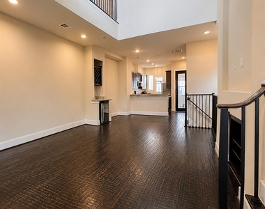 1621 Nagle Street - Photo Thumbnail 10