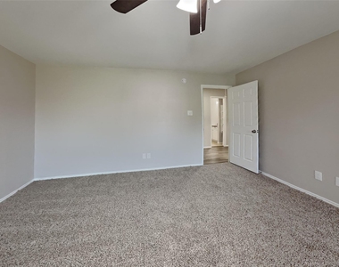 15610 Manorford Court - Photo Thumbnail 4