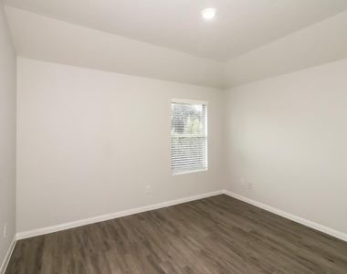 2439 Lago Mirado Way - Photo Thumbnail 15