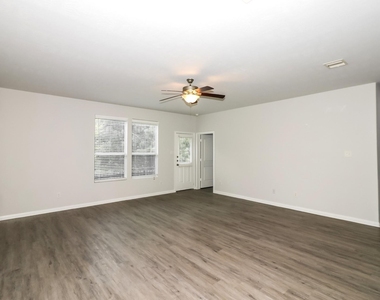2439 Lago Mirado Way - Photo Thumbnail 5