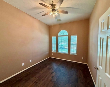 7018 Paradise Park Bend - Photo Thumbnail 24