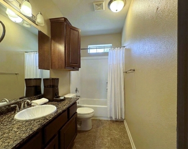 107 Forest Drive - Photo Thumbnail 8