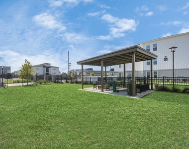 2020 Grandway Drive - Photo Thumbnail 22