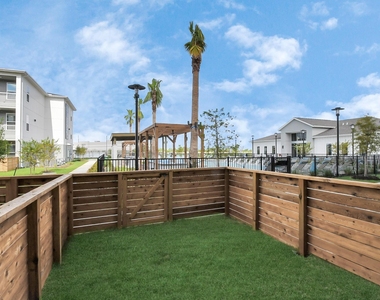 2020 Grandway Drive - Photo Thumbnail 9