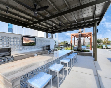 2020 Grandway Drive - Photo Thumbnail 27