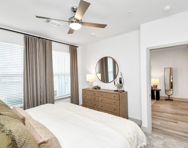 2020 Grandway Drive - Photo Thumbnail 13