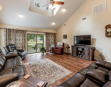14 Wildwood Lake Dr - Photo Thumbnail 15