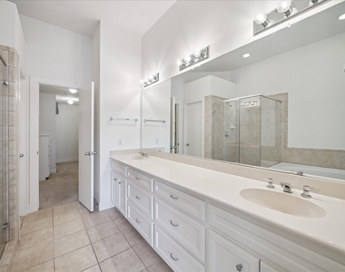 648 Westcross Street - Photo Thumbnail 13