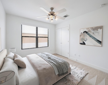 648 Westcross Street - Photo Thumbnail 8