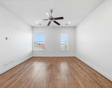 1206 Delano Street - Photo Thumbnail 17