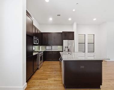 1206 Delano Street - Photo Thumbnail 10