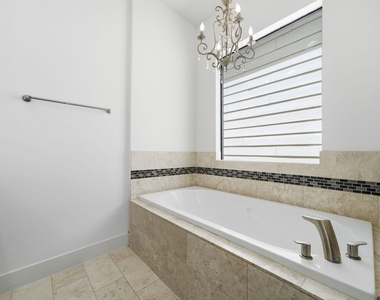 1206 Delano Street - Photo Thumbnail 21
