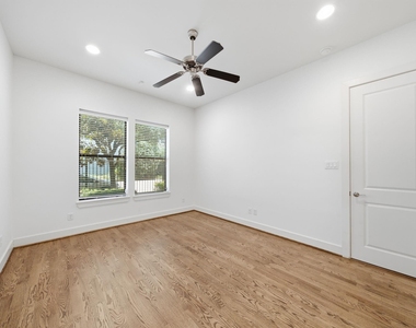 1206 Delano Street - Photo Thumbnail 5
