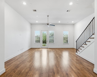 1206 Delano Street - Photo Thumbnail 6