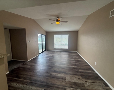 14777 Wunderlich Drive - Photo Thumbnail 6