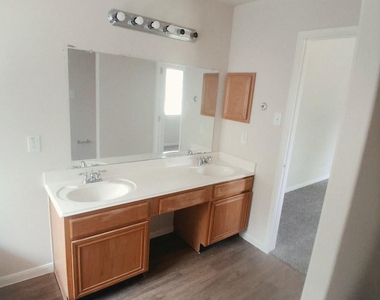 6710 High Stone Lane - Photo Thumbnail 2