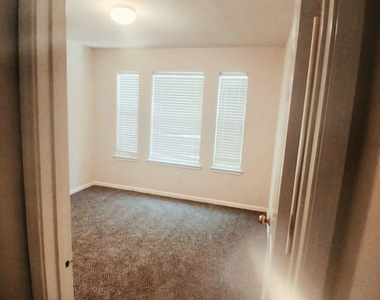 6710 High Stone Lane - Photo Thumbnail 4