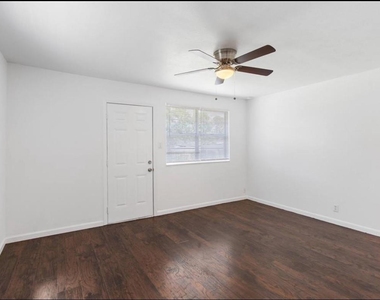 8410 Elrod Street - Photo Thumbnail 4