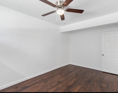 8410 Elrod Street - Photo Thumbnail 17