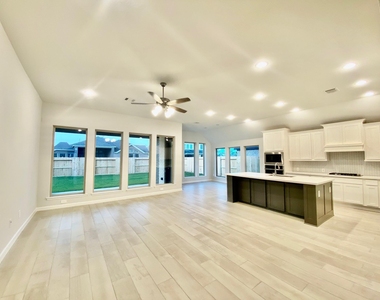 9411 Trestle Creek Court - Photo Thumbnail 2