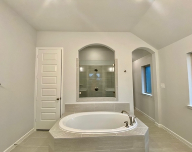 9411 Trestle Creek Court - Photo Thumbnail 9