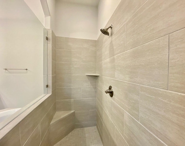 9411 Trestle Creek Court - Photo Thumbnail 16
