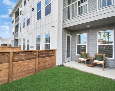 2020 Grandway Drive - Photo Thumbnail 10