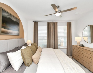 2020 Grandway Drive - Photo Thumbnail 12