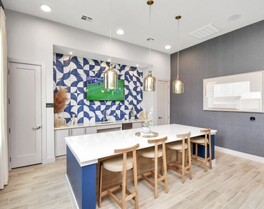 2020 Grandway Drive - Photo Thumbnail 41