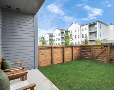 2020 Grandway Drive - Photo Thumbnail 8