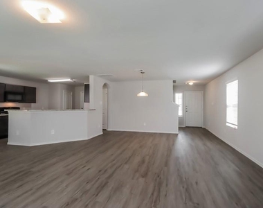 204 Blue Crane Street - Photo Thumbnail 4