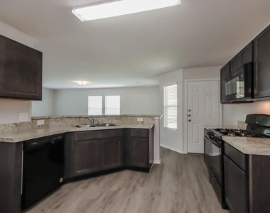 204 Blue Crane Street - Photo Thumbnail 2