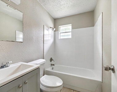 5107 Clover Street - Photo Thumbnail 7