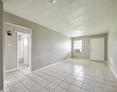 5107 Clover Street - Photo Thumbnail 1