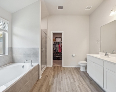 6414 Fiddlewood Thicket Lane - Photo Thumbnail 16