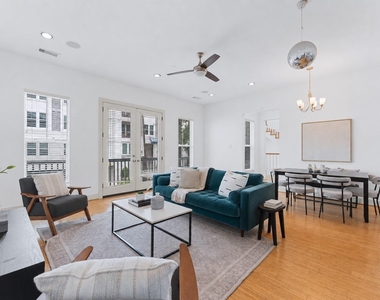 1121 Moy Street - Photo Thumbnail 10