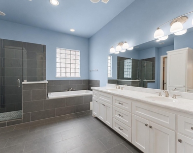 1121 Moy Street - Photo Thumbnail 18