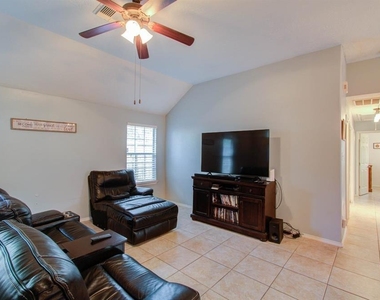 4010 Bealey Lane - Photo Thumbnail 7