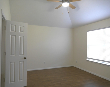 16327 Bettong Court - Photo Thumbnail 10