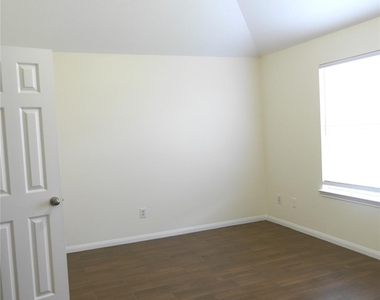 16327 Bettong Court - Photo Thumbnail 11