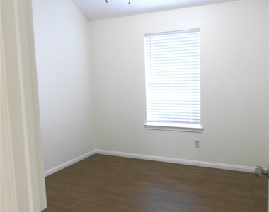 16327 Bettong Court - Photo Thumbnail 9