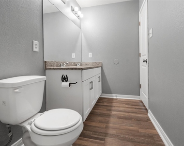 15638 Del Norte Drive - Photo Thumbnail 13