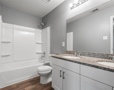 15638 Del Norte Drive - Photo Thumbnail 12