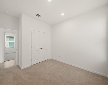 21611 Colonial Meadow Creek Trail - Photo Thumbnail 12