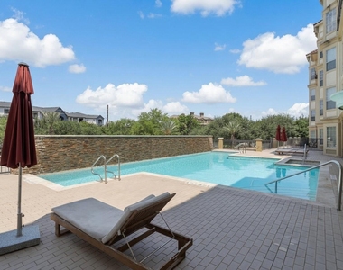 7575 Kirby Drive - Photo Thumbnail 27