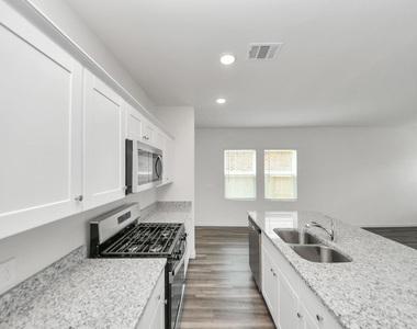 10315 Malta Trace Drive - Photo Thumbnail 13